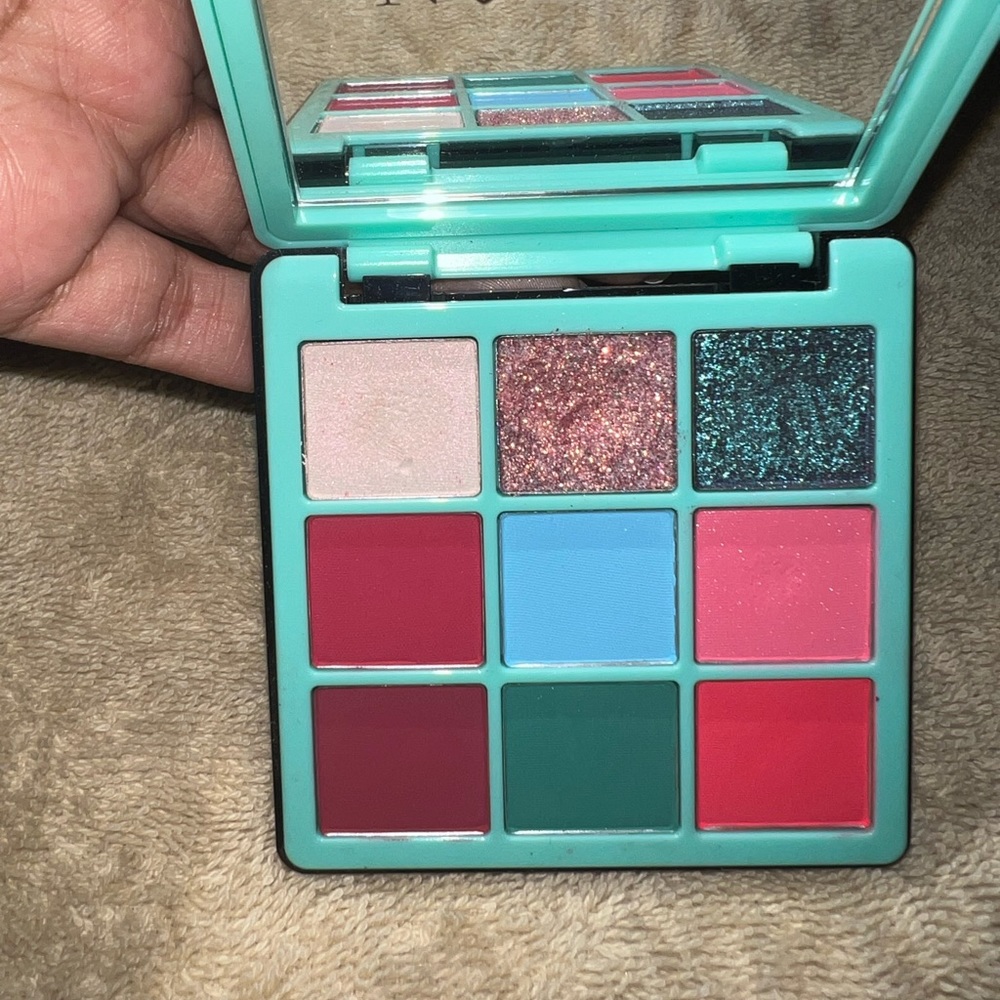 Anastasia Norvina palette